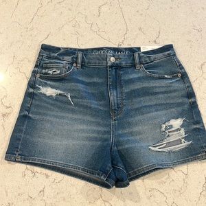 NWT- American Eagle Curvy Mom Shorts SZ 14